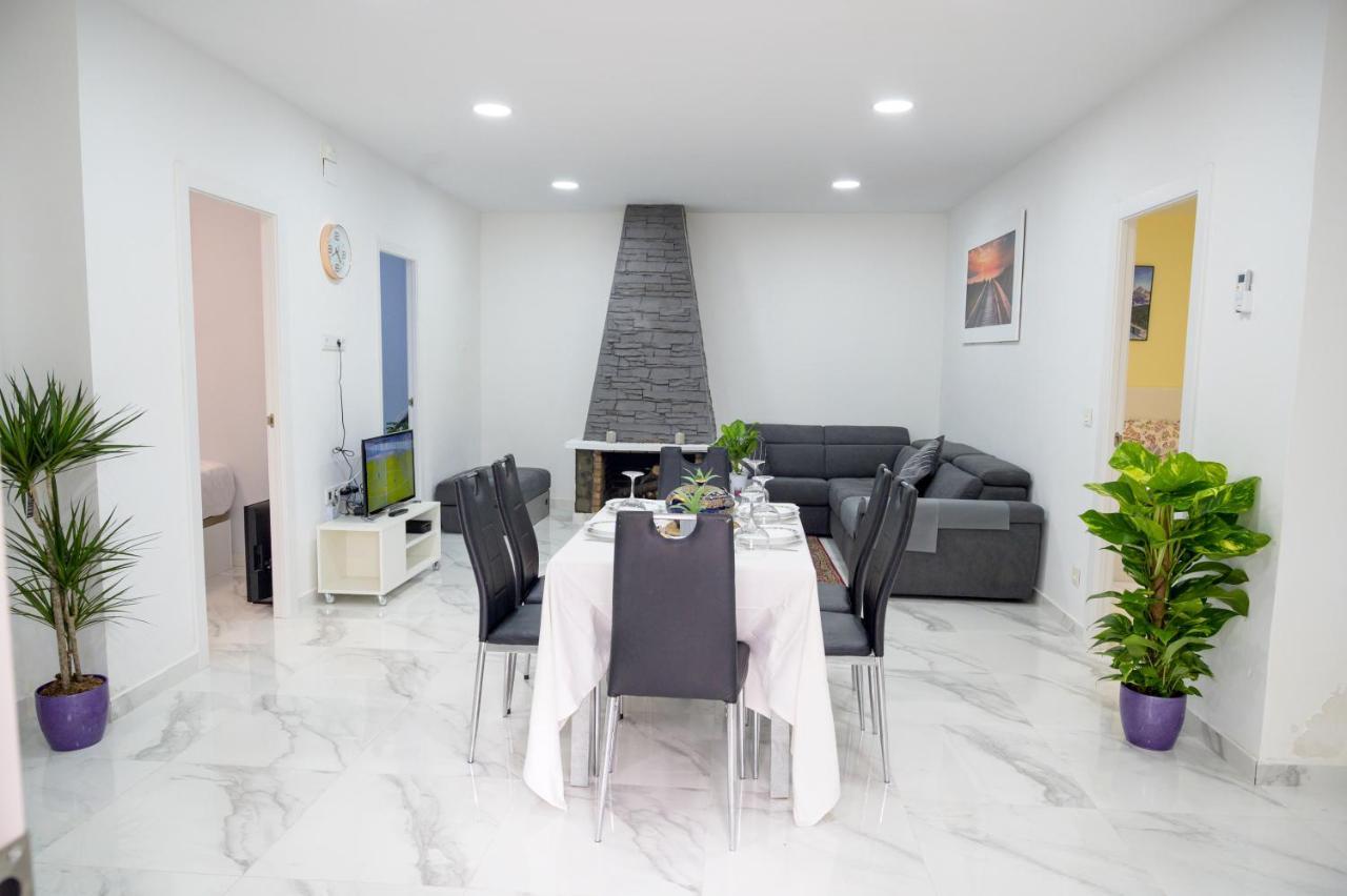 Вілла Relax House Barcelone Сан-Естеве-Сесрувірес Екстер'єр фото