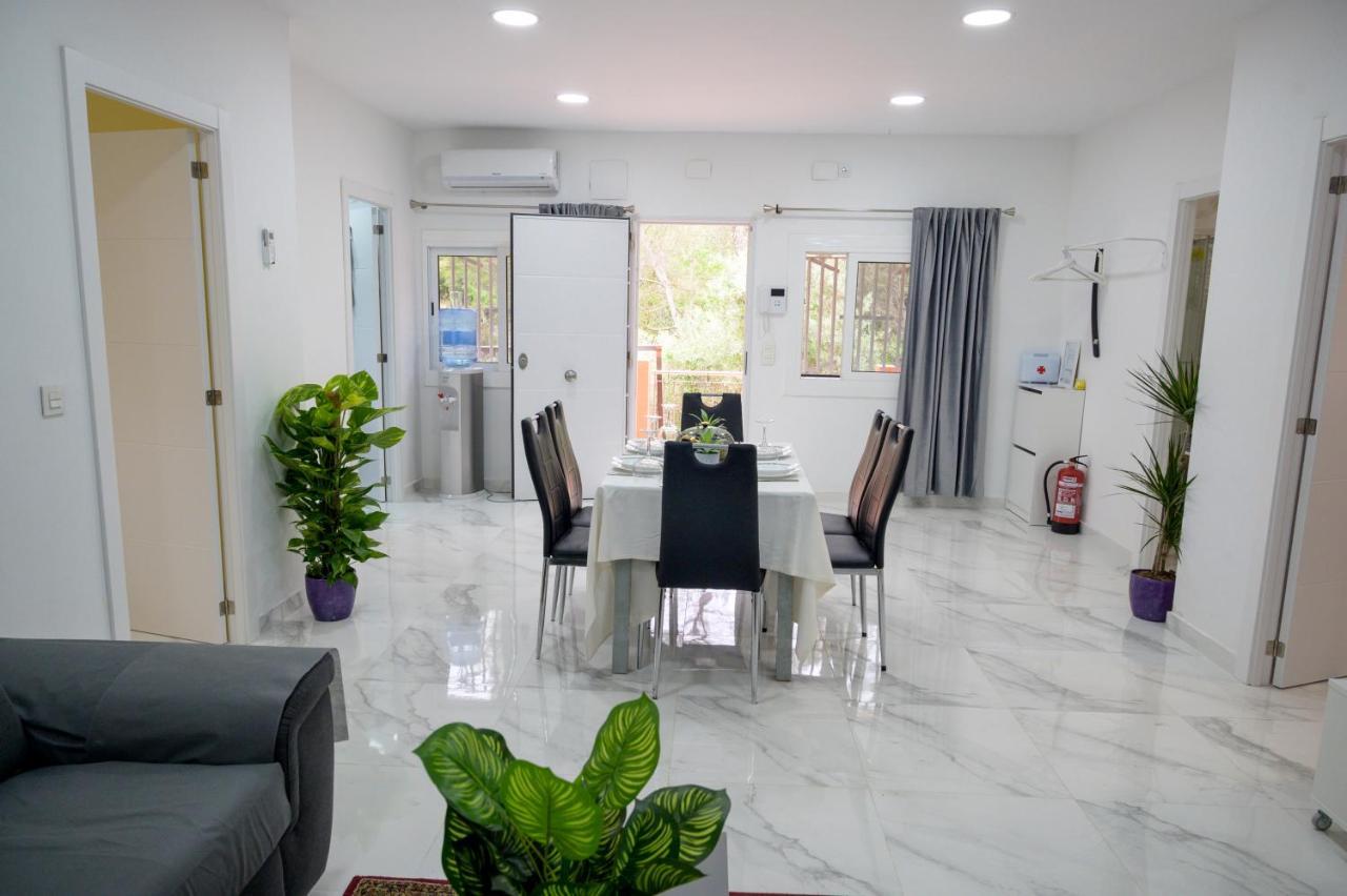 Вілла Relax House Barcelone Сан-Естеве-Сесрувірес Екстер'єр фото